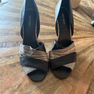 Nine West Black and Gray Heels with Elegant Crisscross Design